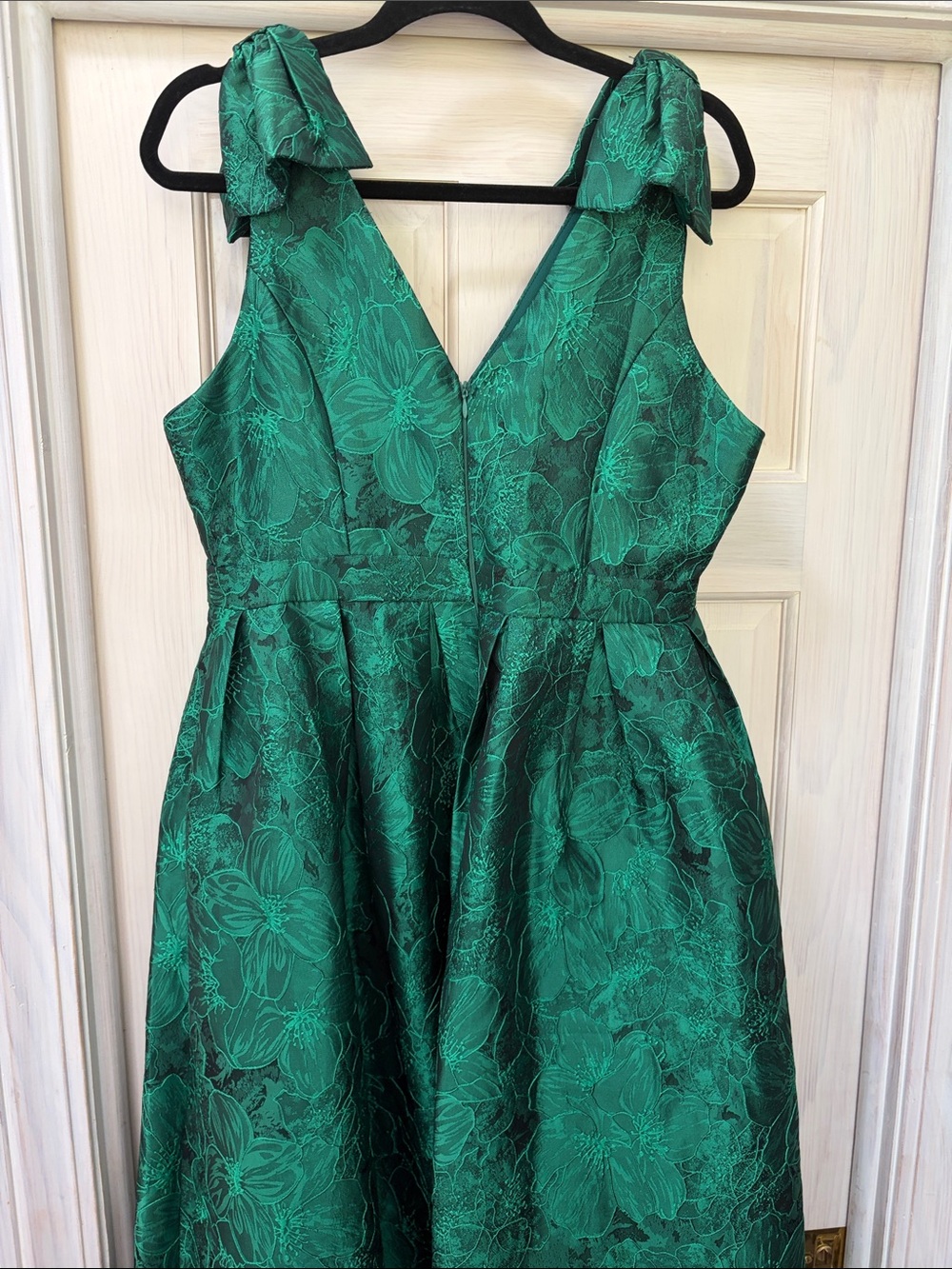Entro size large Elegant Green Floral V-Neck Women's Dress - Picture 8 of 9